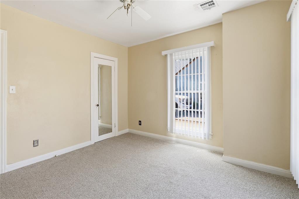 214 N Broadway Avenue Property Photo 8