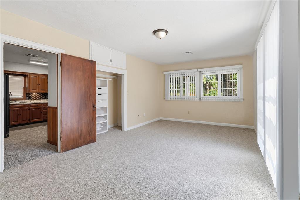 214 N Broadway Avenue Property Photo 10