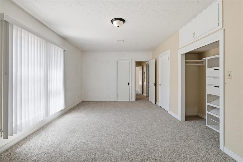 214 N Broadway Avenue Property Photo 11