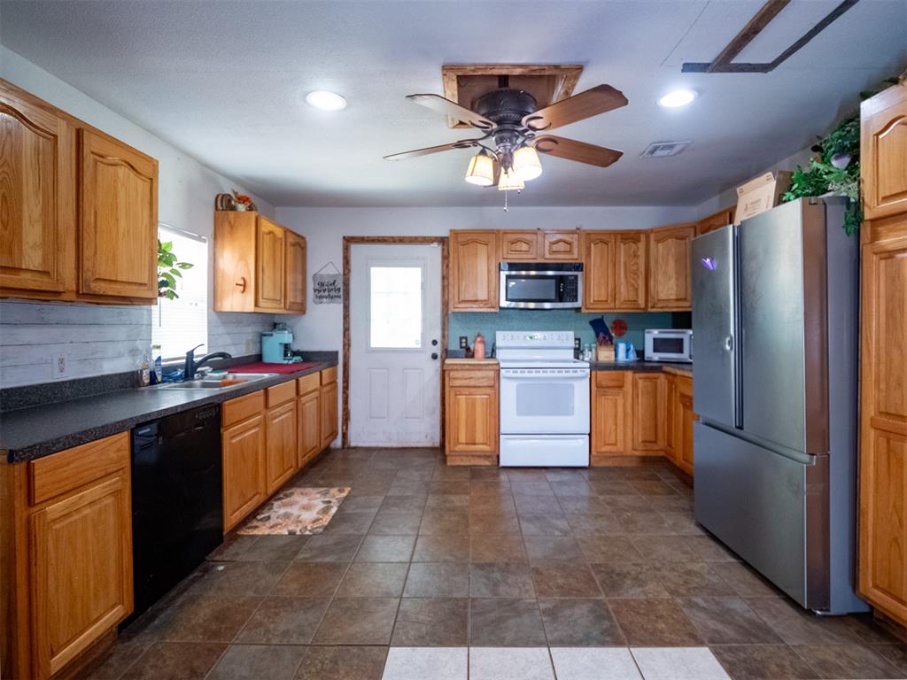 23515 Us Highway 177 Property Photo 10