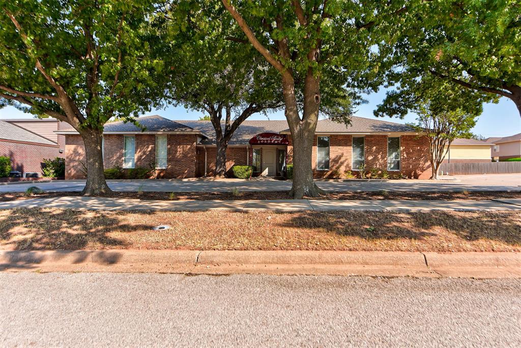 2433 Wilcox Drive Property Photo 1