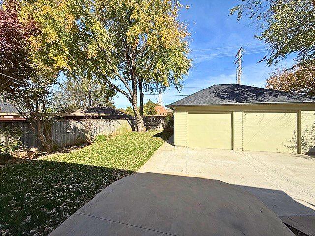 709 Nw 42nd Street Property Photo 32