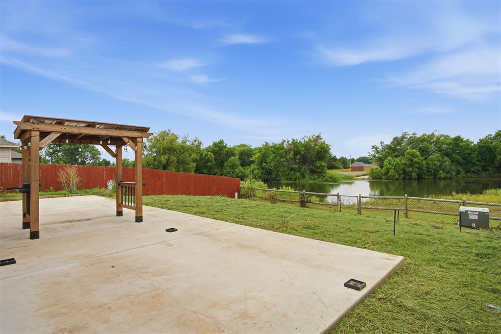 1404 Sandstone Drive Property Photo 4
