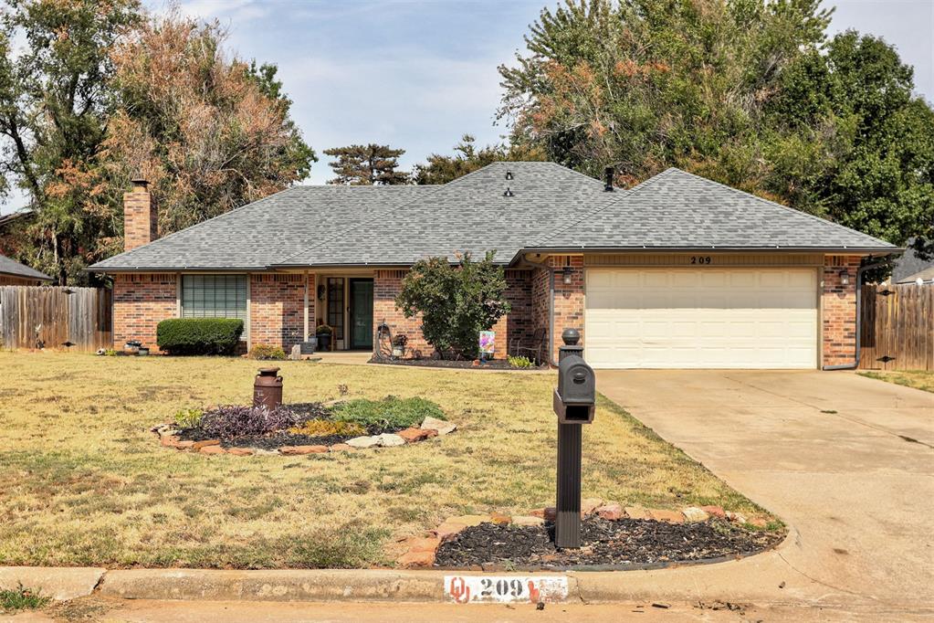 209 Se 30th Street Property Photo 1