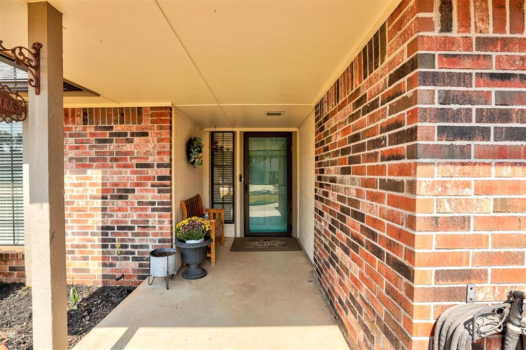 209 Se 30th Street Property Photo 4