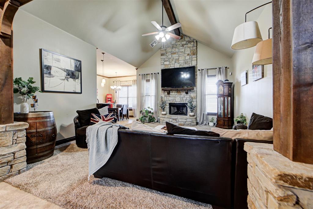 2716 Kathleens Crossing Property Photo 6