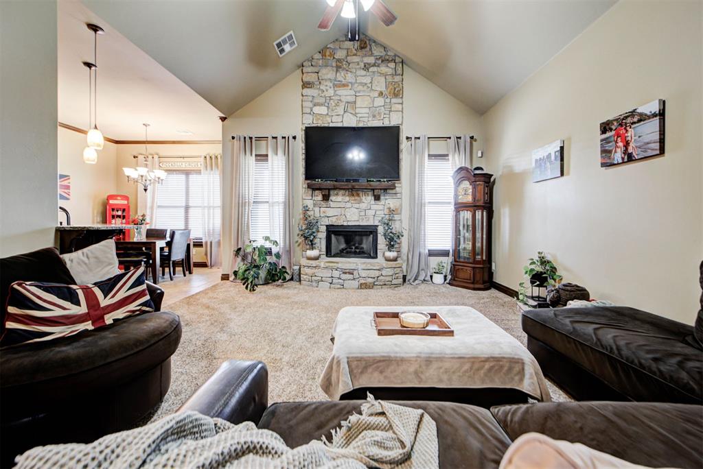 2716 Kathleens Crossing Property Photo 7