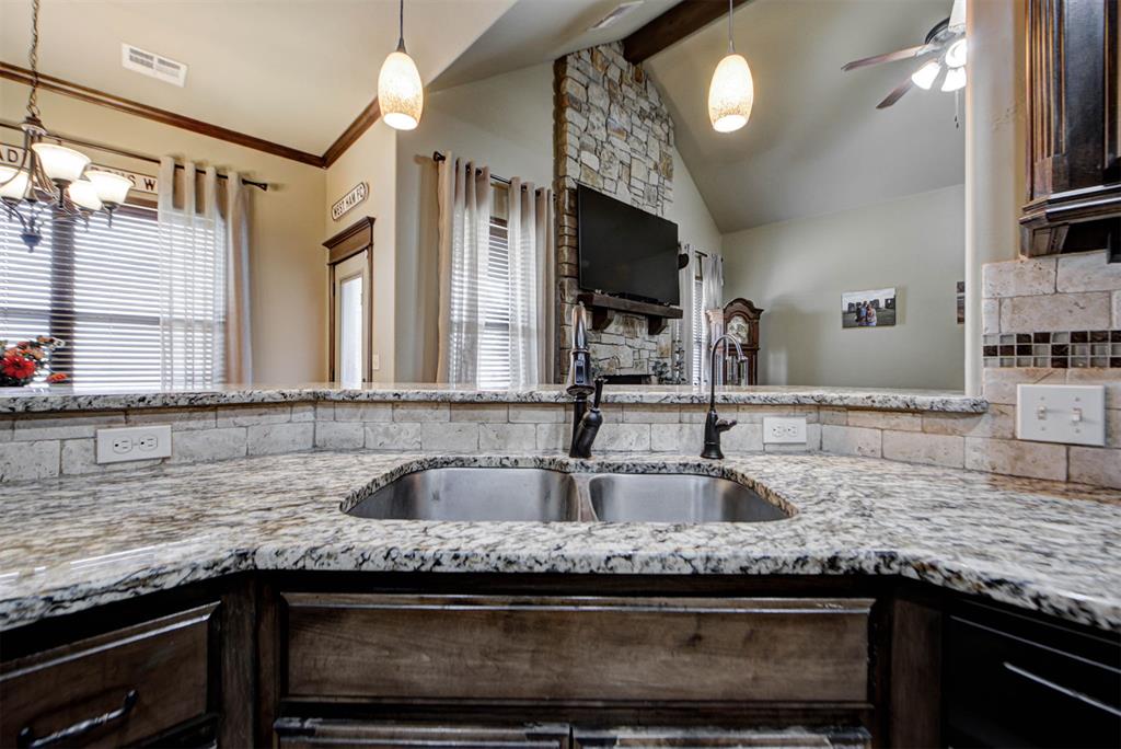 2716 Kathleens Crossing Property Photo 15