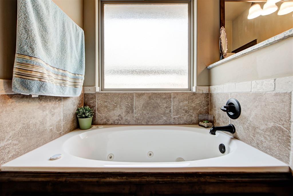 2716 Kathleens Crossing Property Photo 24