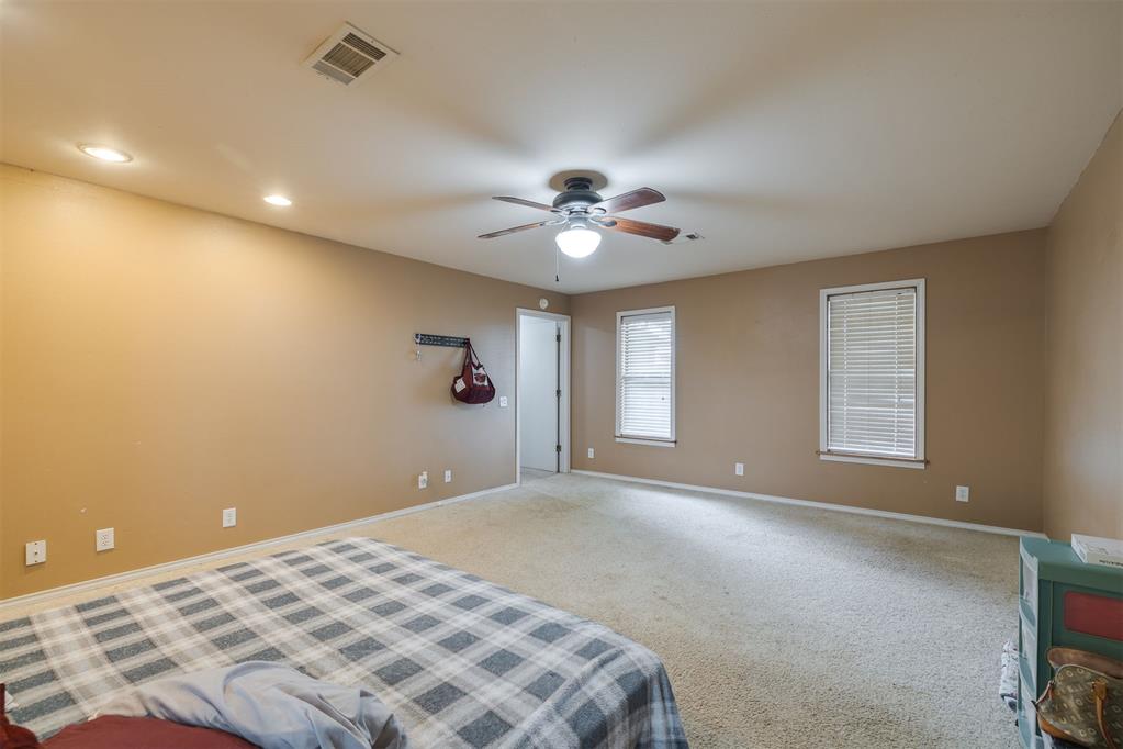519 N Main Street Property Photo 16