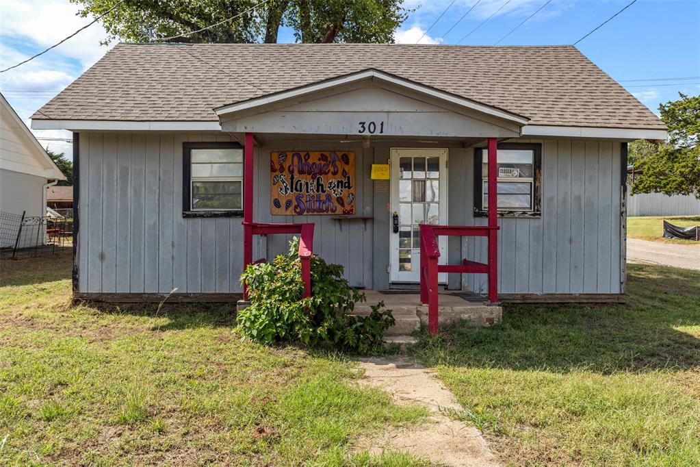 301 S Main Avenue Property Photo 3