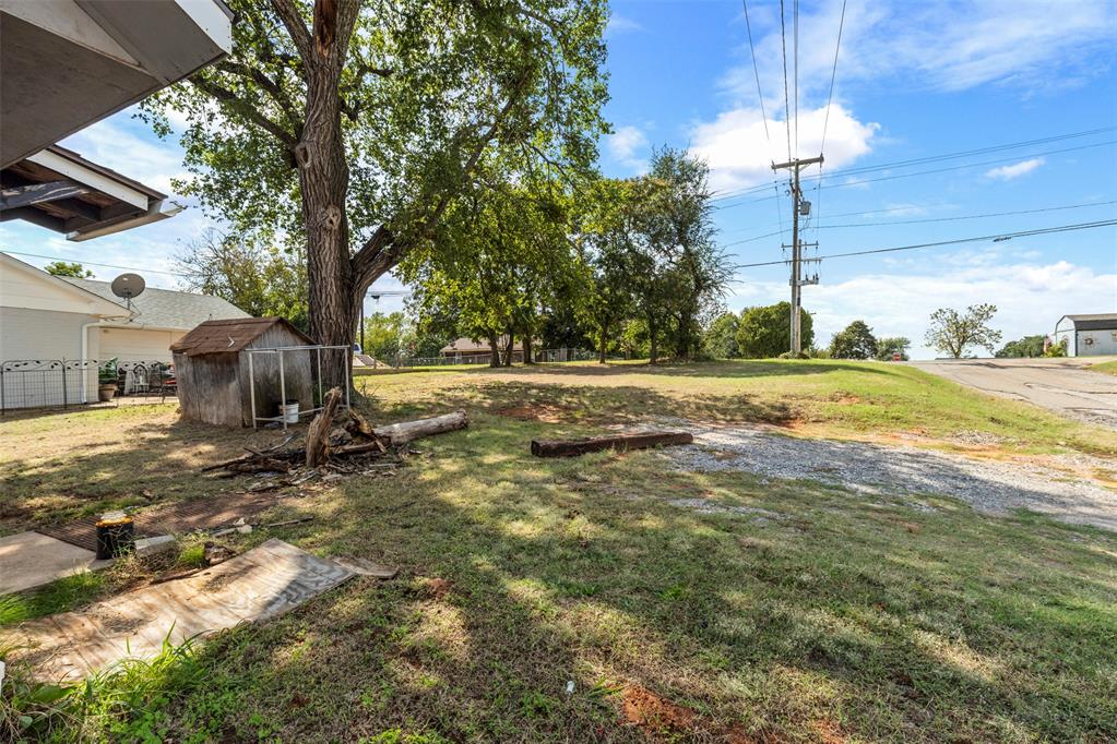 301 S Main Avenue Property Photo 25