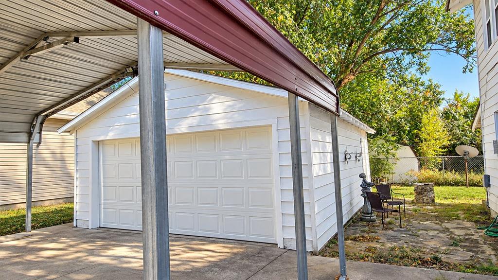 601 N Burgess Street Property Photo 5