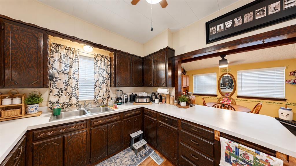 601 N Burgess Street Property Photo 7