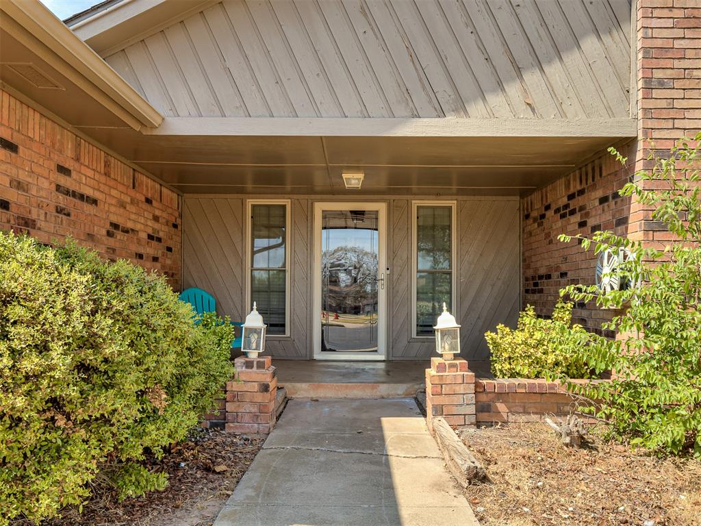 10717 S Blackwelder Avenue Property Photo 3