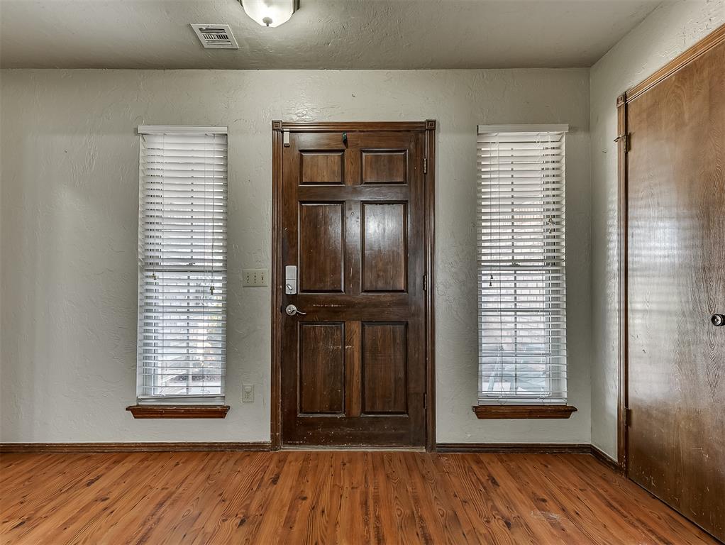 10717 S Blackwelder Avenue Property Photo 5