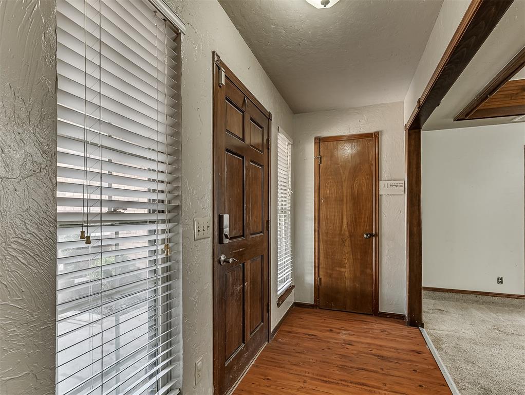 10717 S Blackwelder Avenue Property Photo 6