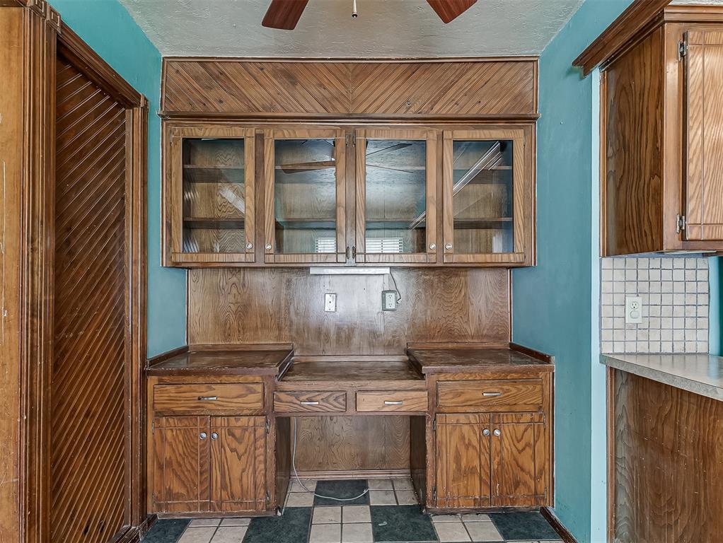 10717 S Blackwelder Avenue Property Photo 15