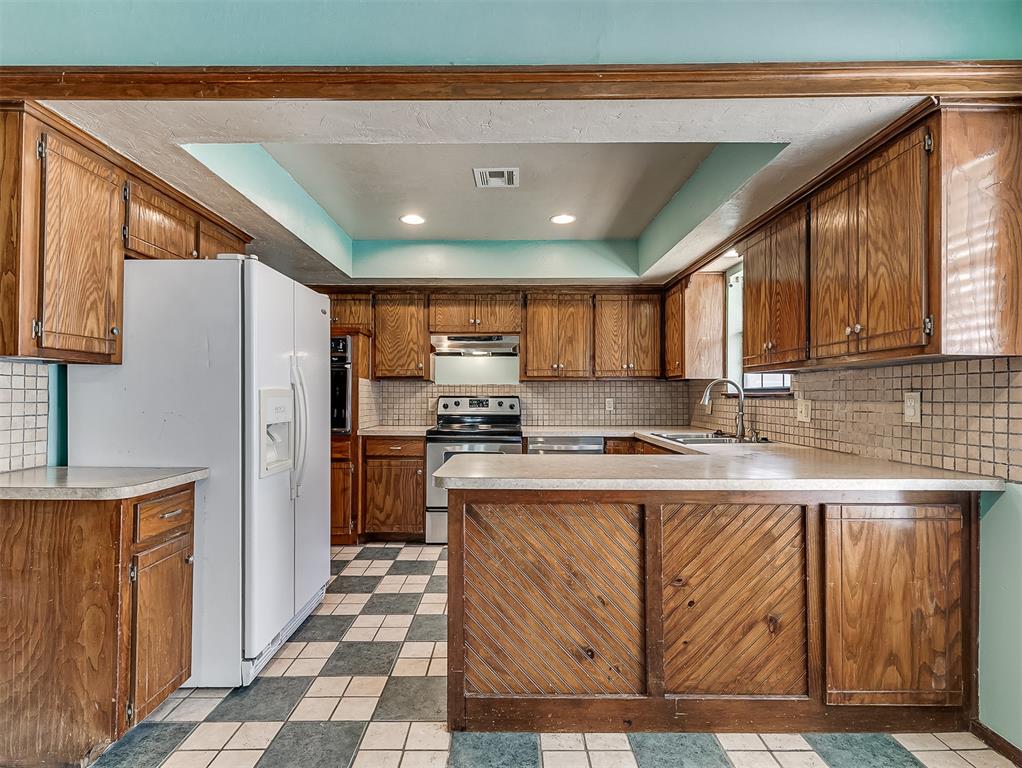 10717 S Blackwelder Avenue Property Photo 16