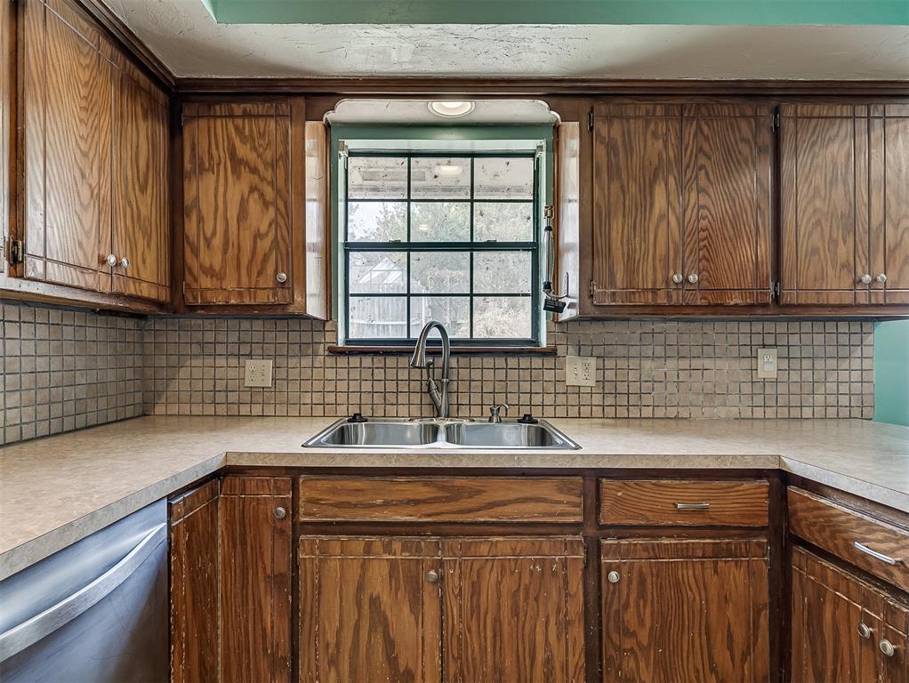 10717 S Blackwelder Avenue Property Photo 18