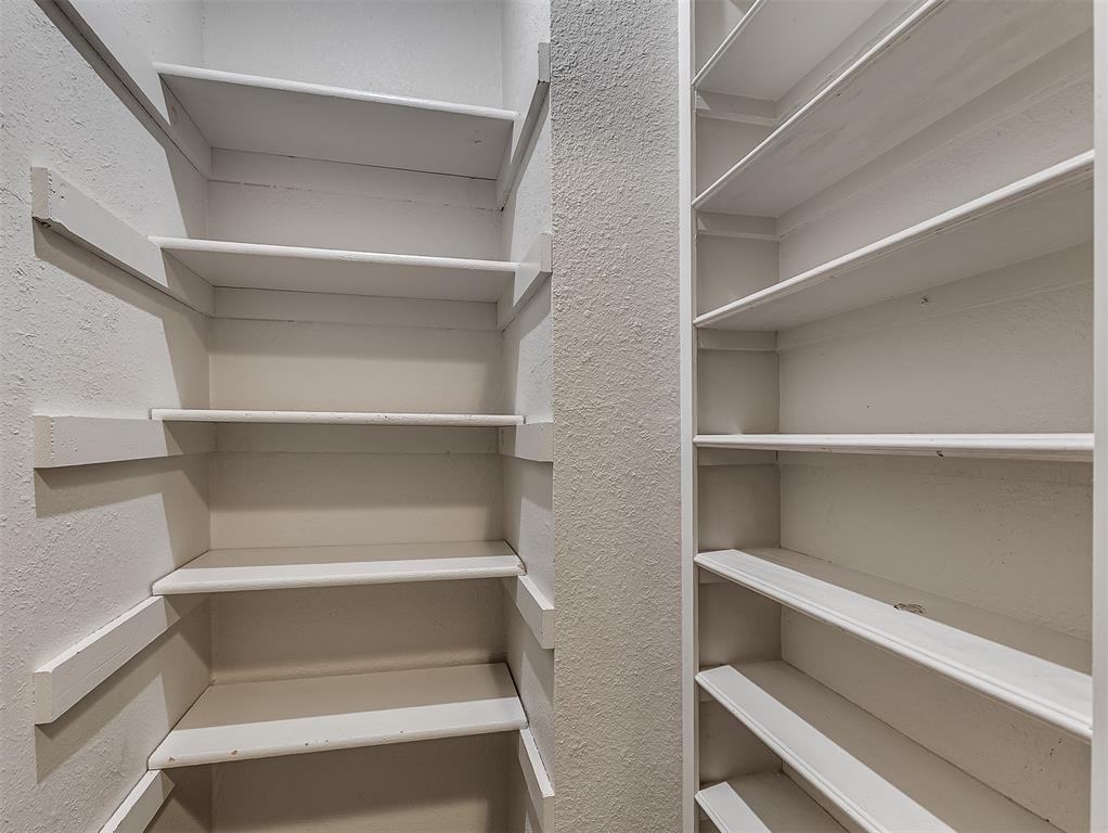 10717 S Blackwelder Avenue Property Photo 21