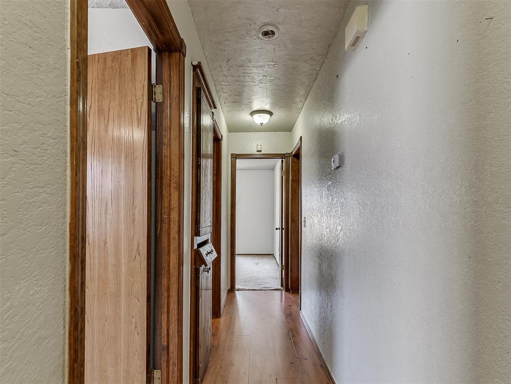 10717 S Blackwelder Avenue Property Photo 28