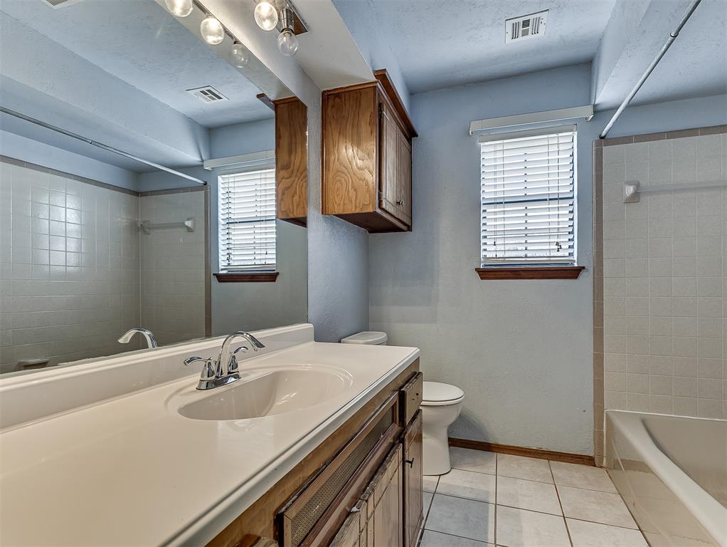 10717 S Blackwelder Avenue Property Photo 32