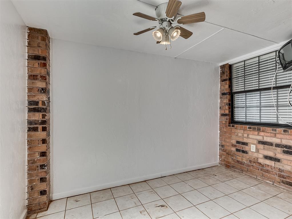 10717 S Blackwelder Avenue Property Photo 36