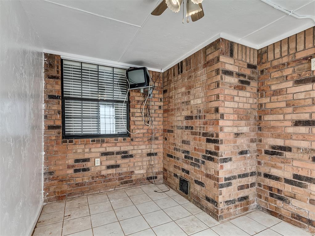 10717 S Blackwelder Avenue Property Photo 37
