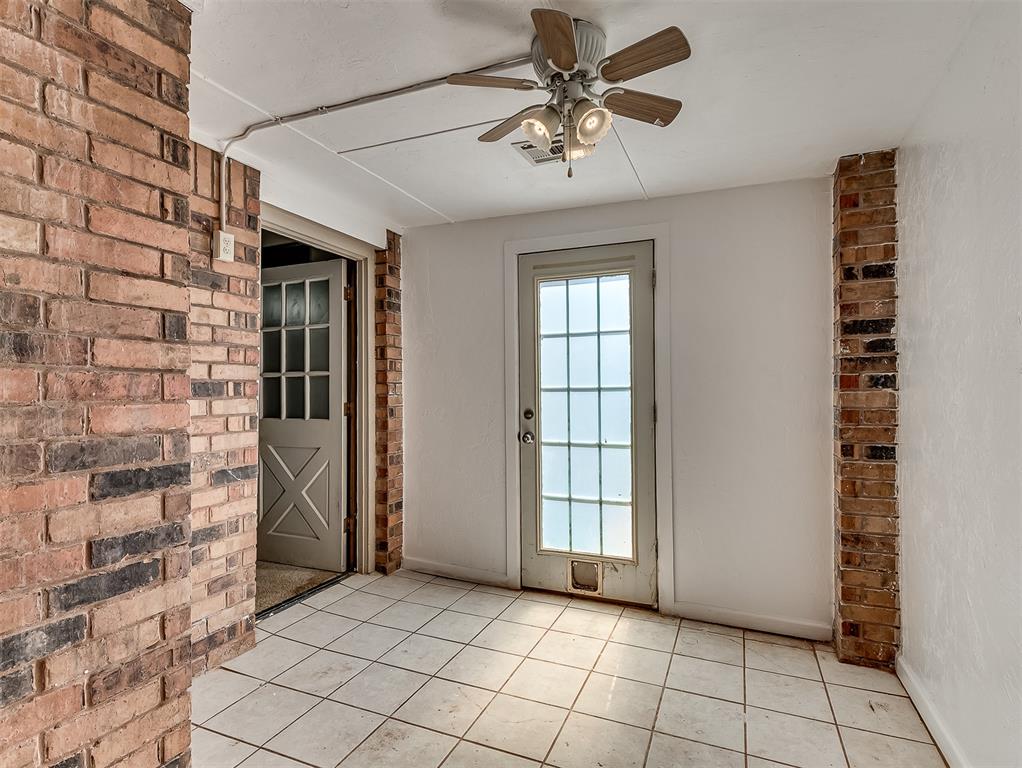 10717 S Blackwelder Avenue Property Photo 38