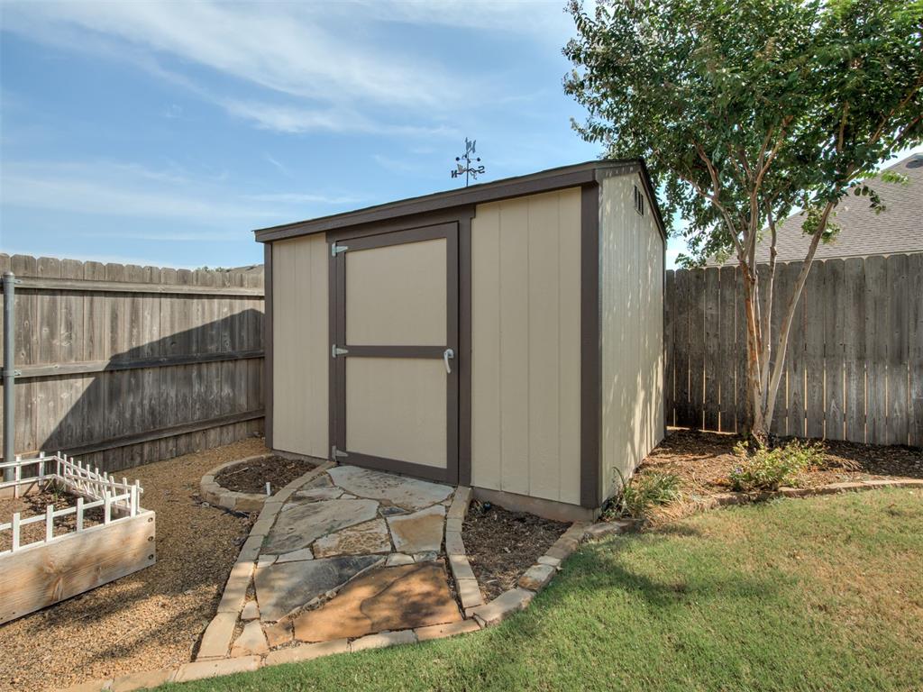 9008 Ians Place Property Photo 33
