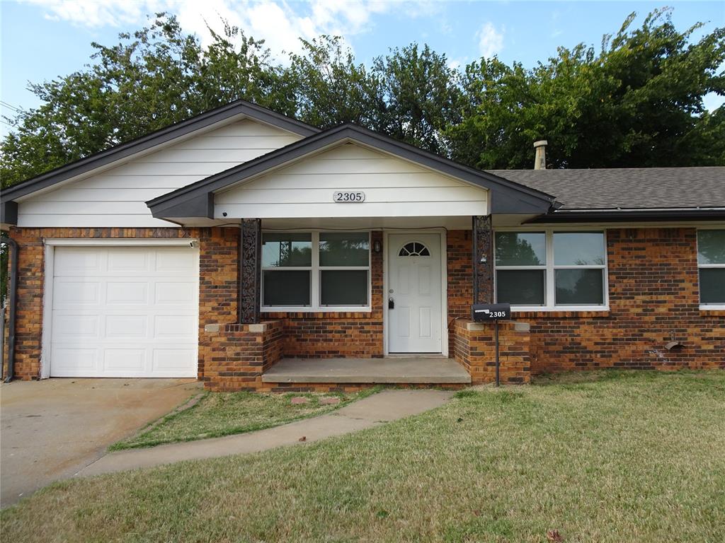 2305 Maple Drive Property Photo 1