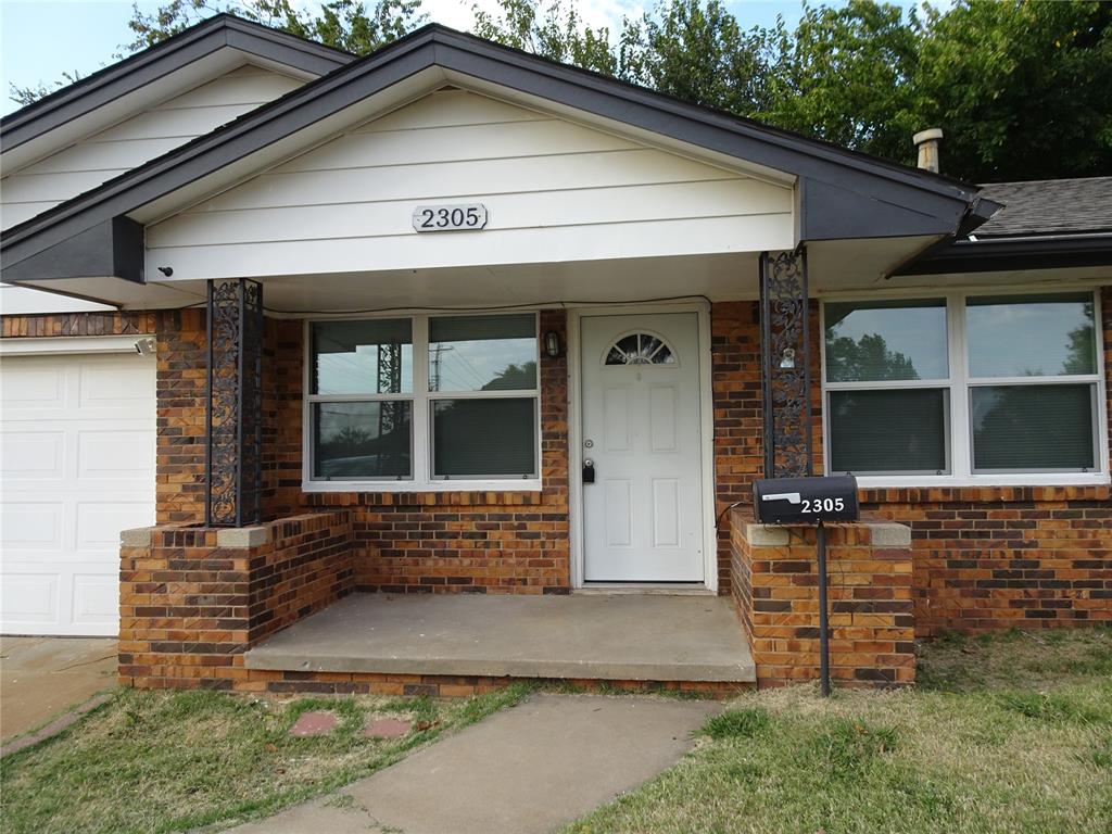 2305 Maple Drive Property Photo 3