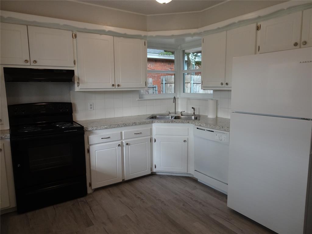 2305 Maple Drive Property Photo 6