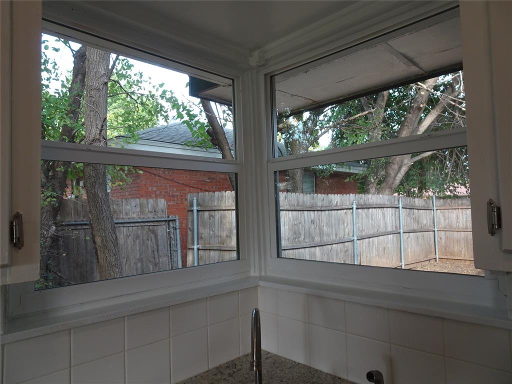 2305 Maple Drive Property Photo 7