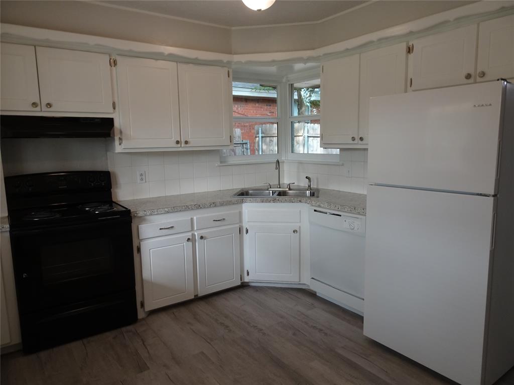 2305 Maple Drive Property Photo 10