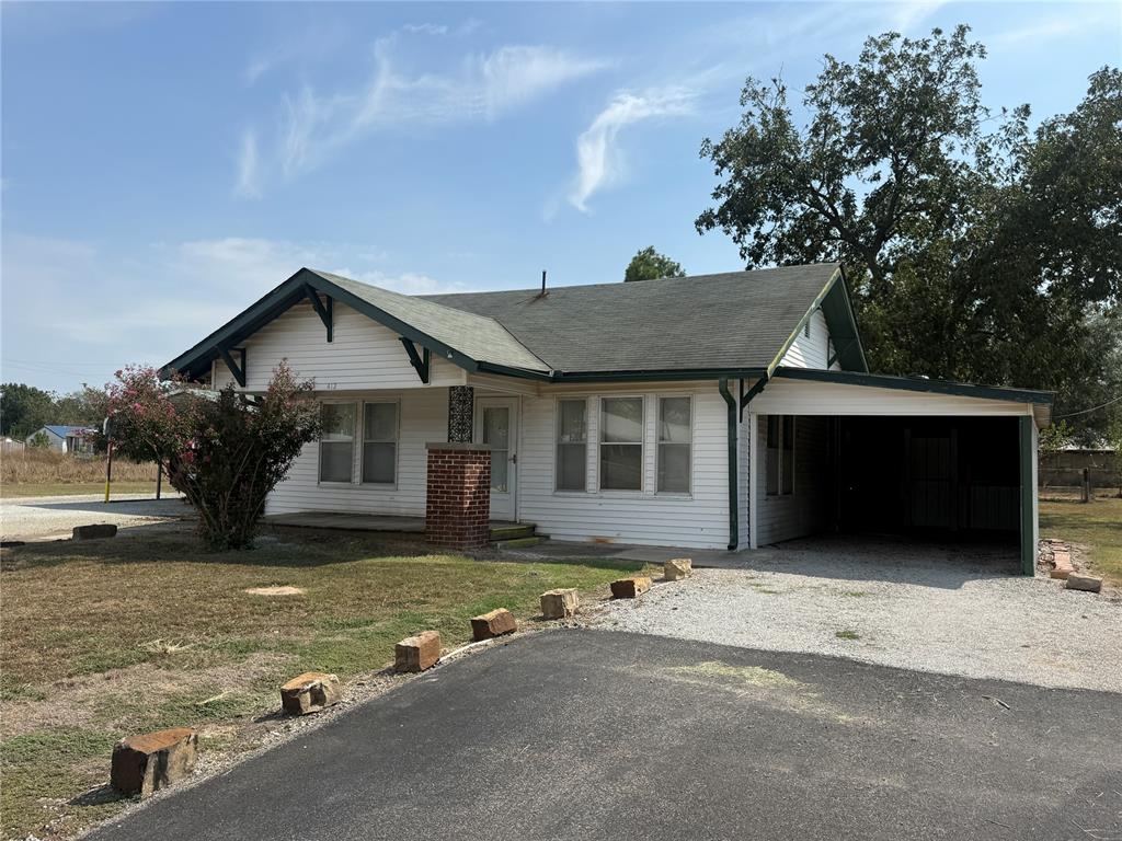 412 E Grand Street Property Photo 1