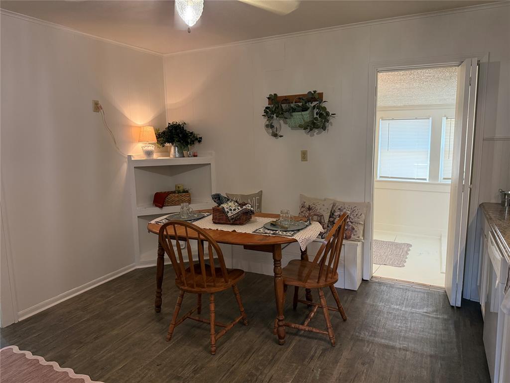 412 E Grand Street Property Photo 5