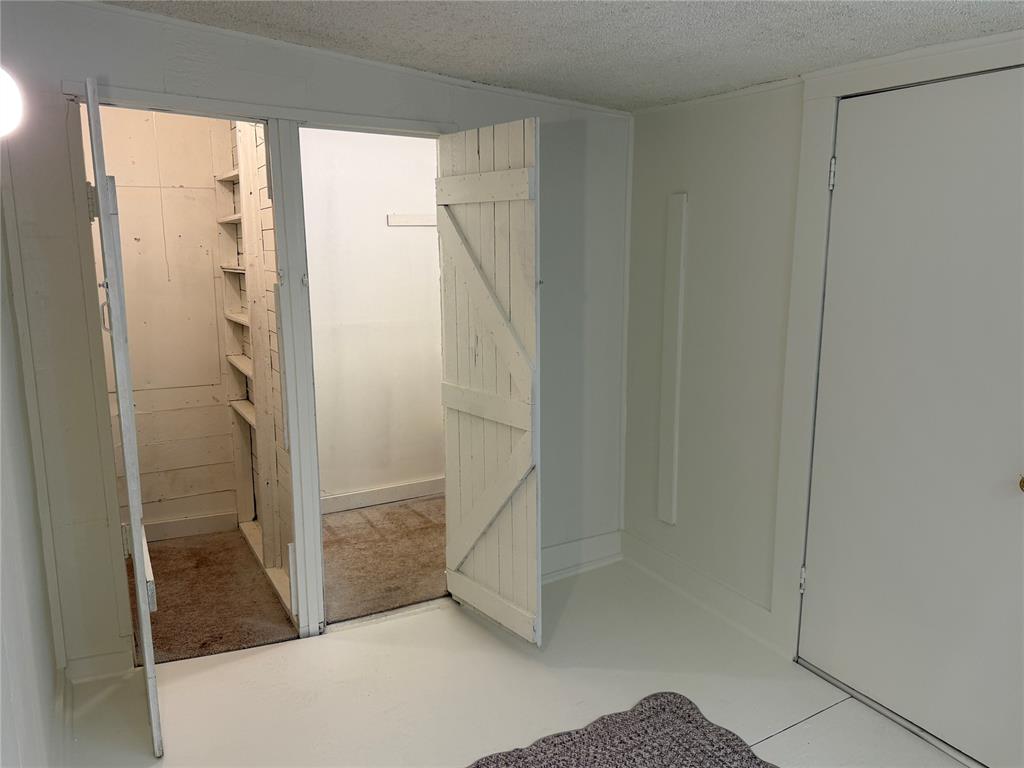 412 E Grand Street Property Photo 11