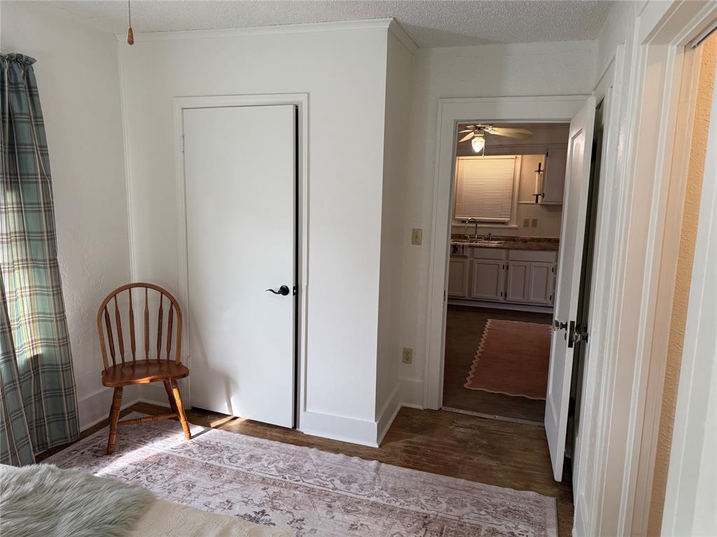 412 E Grand Street Property Photo 13