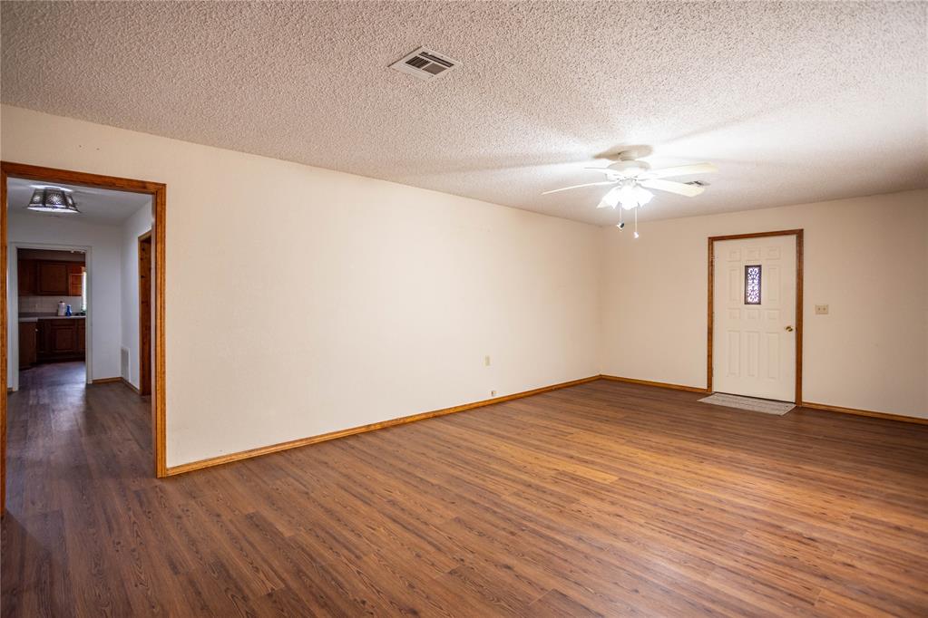 820 N Market Street Property Photo 4