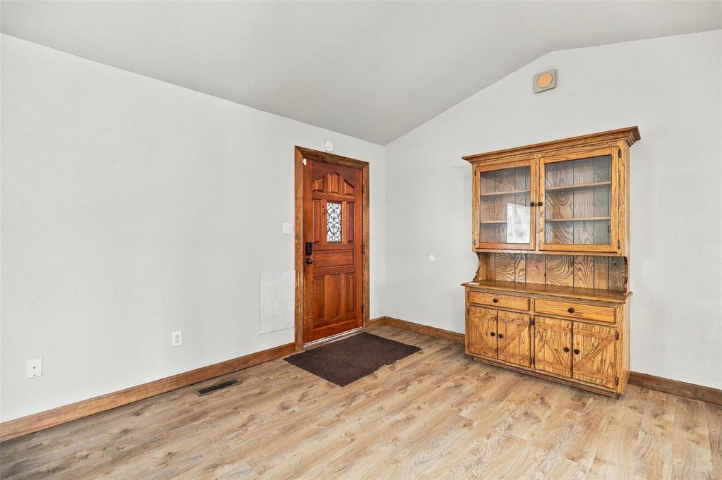 505 S 4th Avenue Property Photo 6