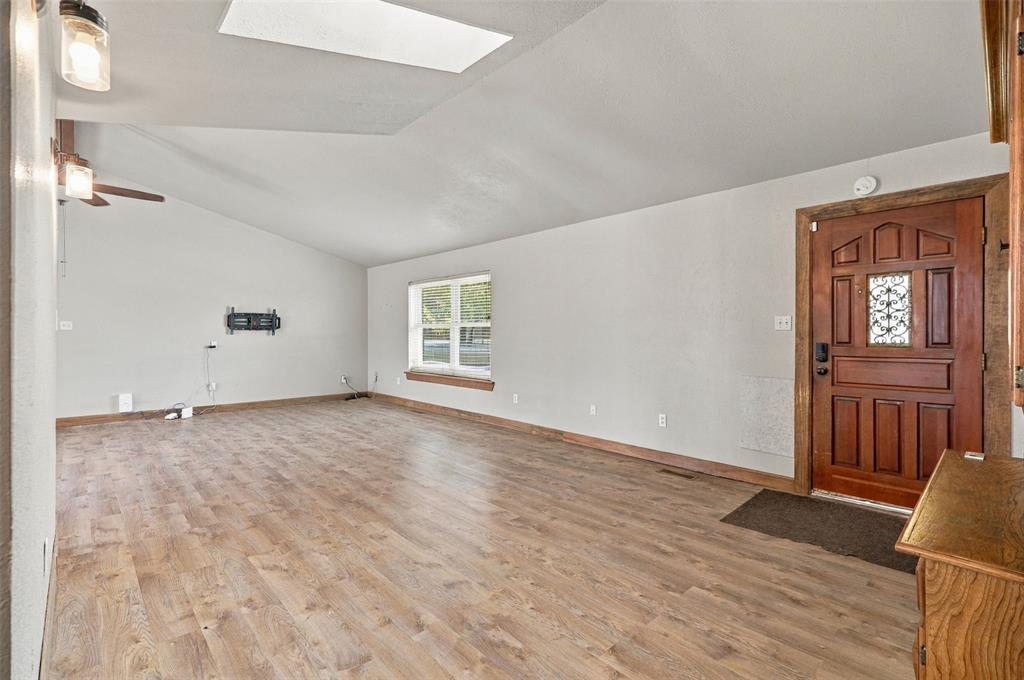 505 S 4th Avenue Property Photo 8