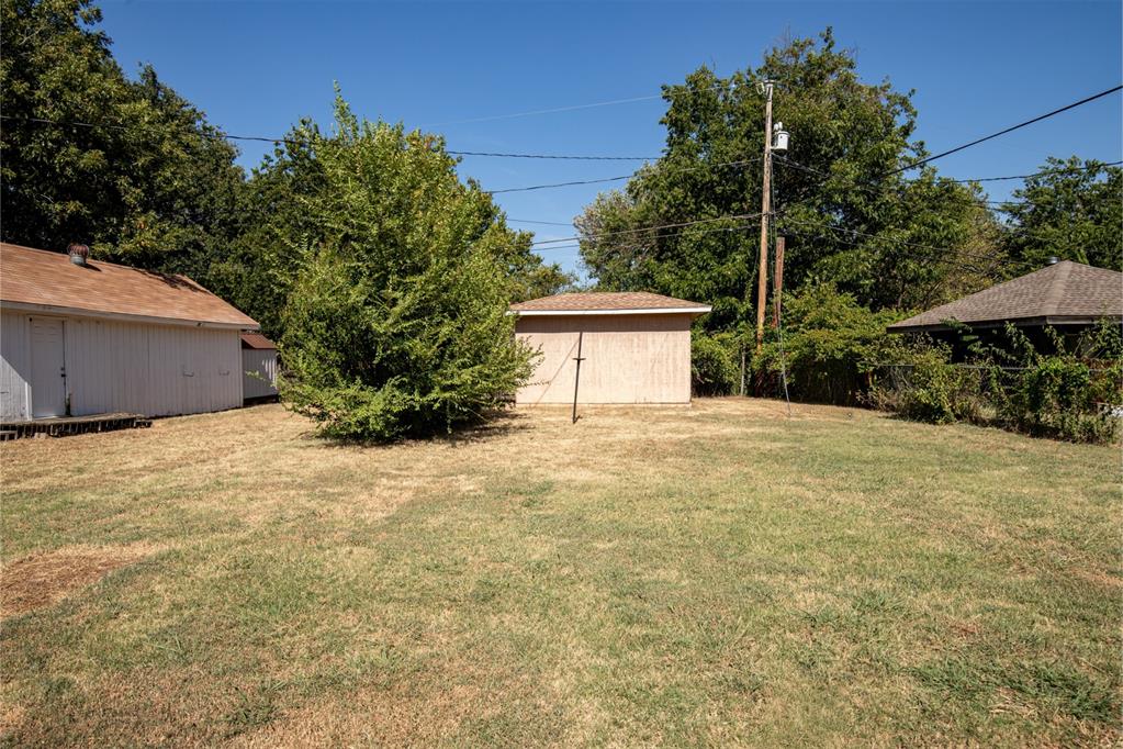305 W Rickenbacker Drive Property Photo 12