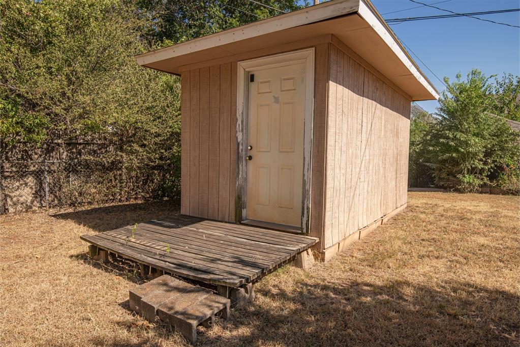 305 W Rickenbacker Drive Property Photo 13