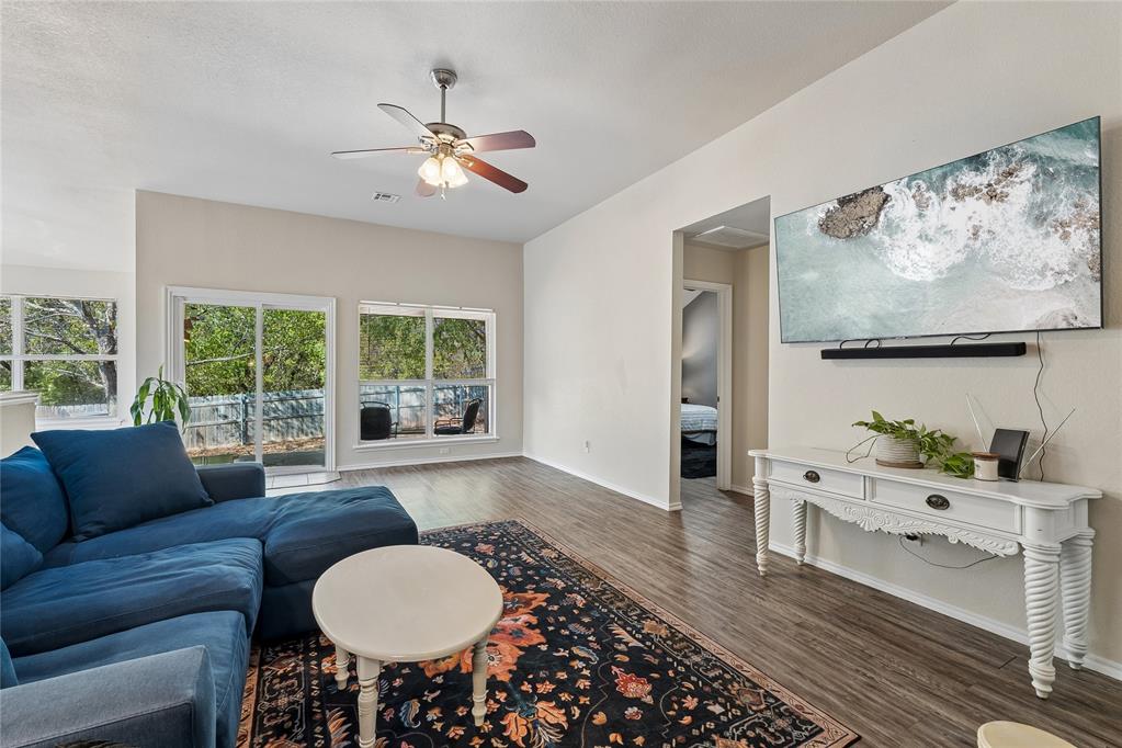 713 Cavecreek Street Property Photo 4