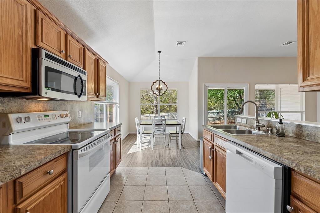 713 Cavecreek Street Property Photo 10