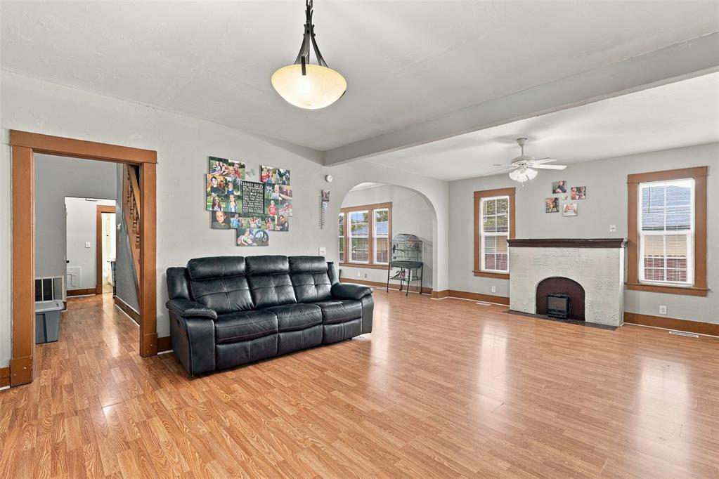 906 S Barker Avenue Property Photo 4