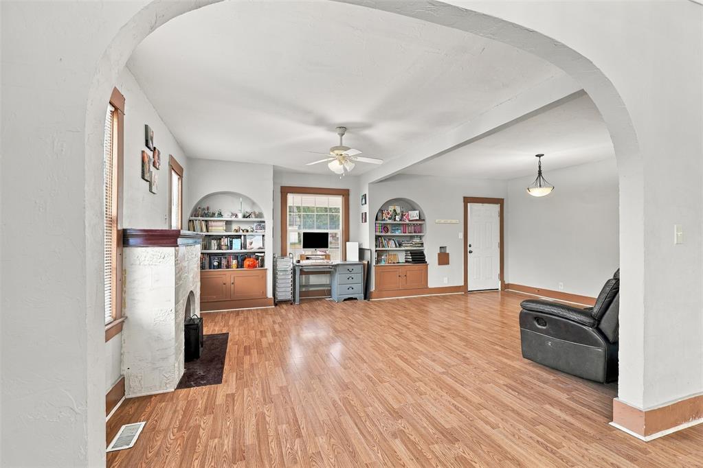906 S Barker Avenue Property Photo 6