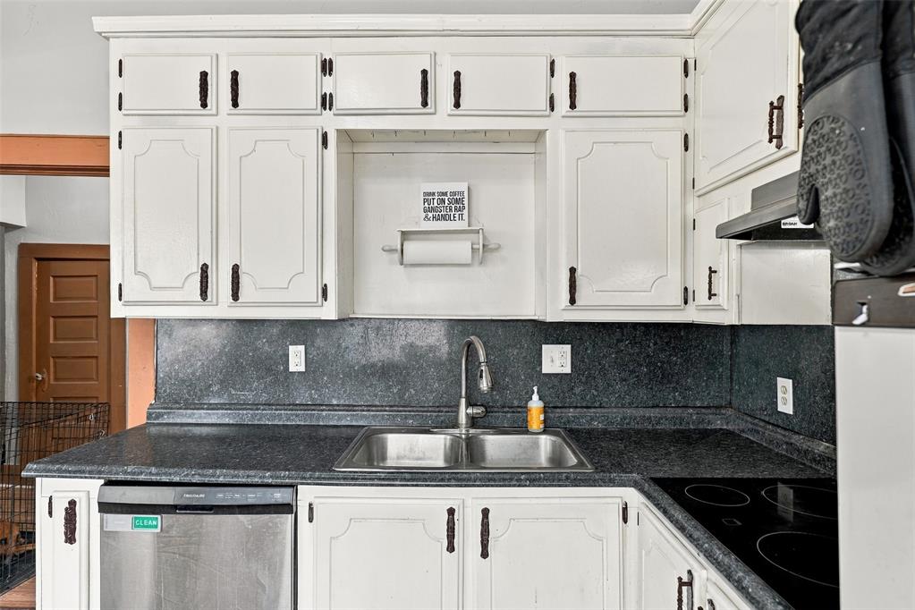 906 S Barker Avenue Property Photo 10